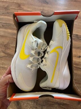 Kids Nike Star Runner NIB